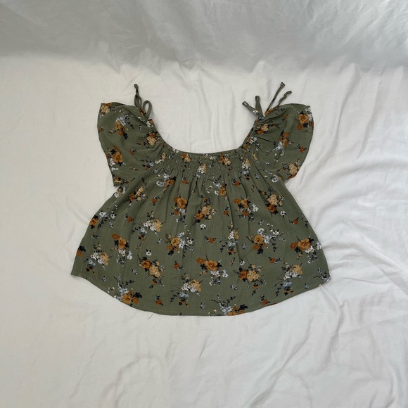 Xhileration green floral off the shoulder top - Picture 3 of 8